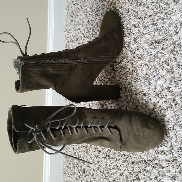 Olive Green Steve Madden Suede-like Lace Front Ankle Boots. - Picture 1 of 7